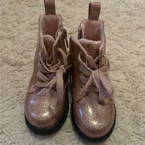 H&M toddler boots SIZE 6 used once